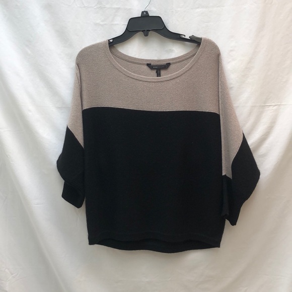 BCBGMaxAzria Sweaters - BCBG Maxazria Two Toned Sweater Shirt